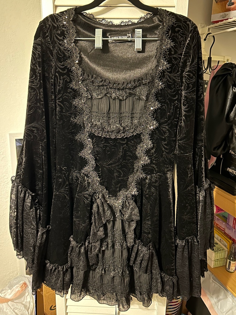 Dark in Love: Dress DW930 - Picture 3 of 4